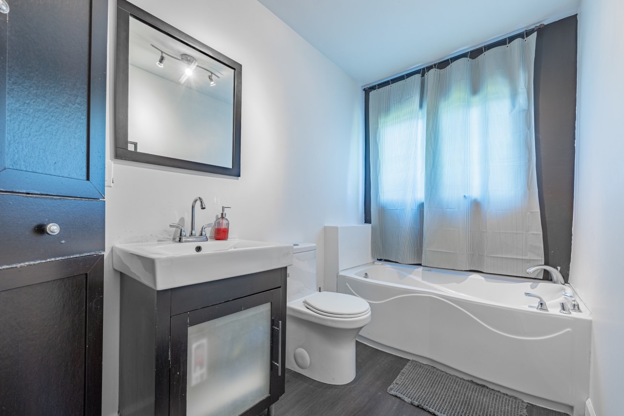 Salle de bains — 711, Rue du Parc, Saint-Honoré, G0V1L0, Saint-Honoré