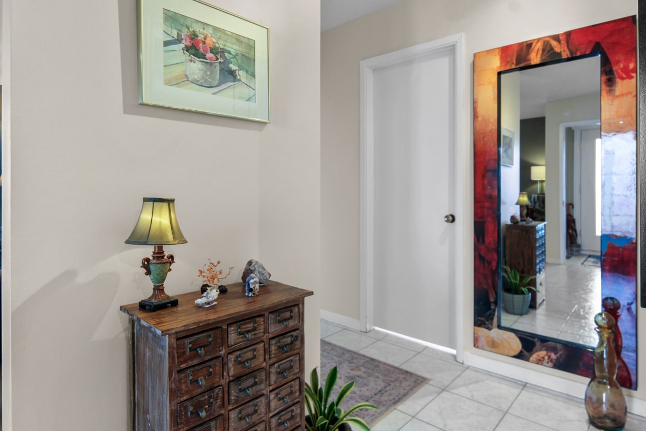Hall d'entrée — 875, Rue Murdock, Saguenay (Chicoutimi), G7H3Z8, Saguenay (Chicoutimi)