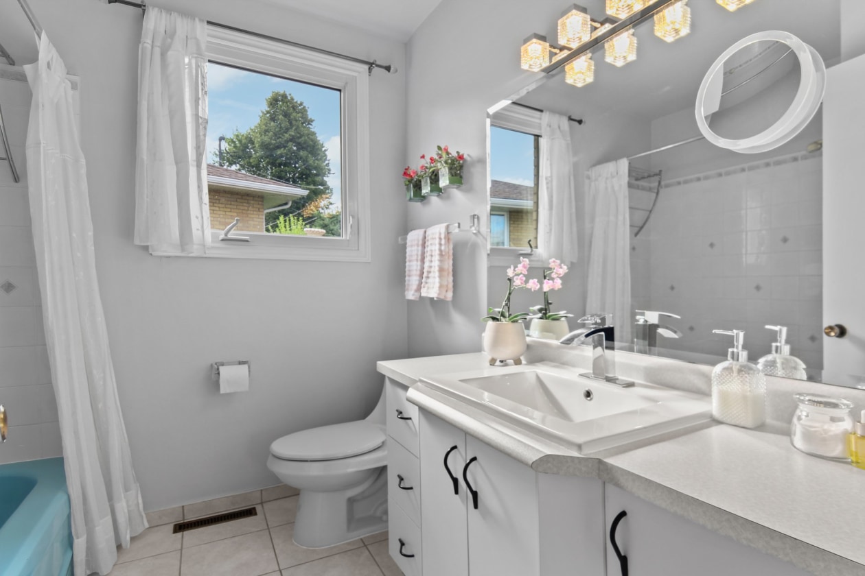 Salle de bains — 875, Rue Murdock, Saguenay (Chicoutimi), G7H3Z8, Saguenay (Chicoutimi)