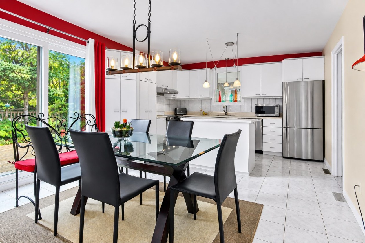 Salle à manger — 875, Rue Murdock, Saguenay (Chicoutimi), G7H3Z8, Saguenay (Chicoutimi)