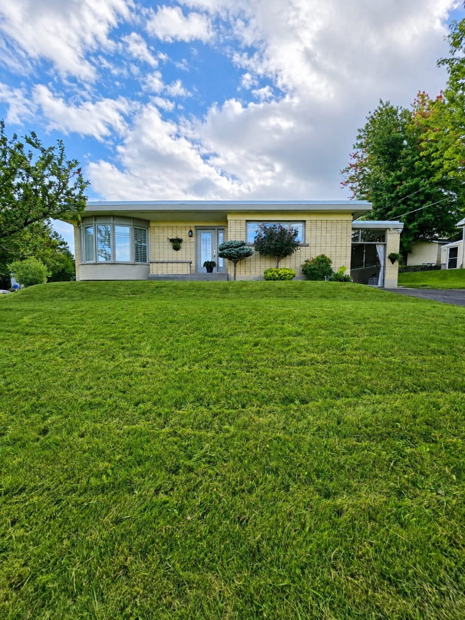 Façade — 875, Rue Murdock, Saguenay (Chicoutimi), G7H3Z8, Saguenay (Chicoutimi)
