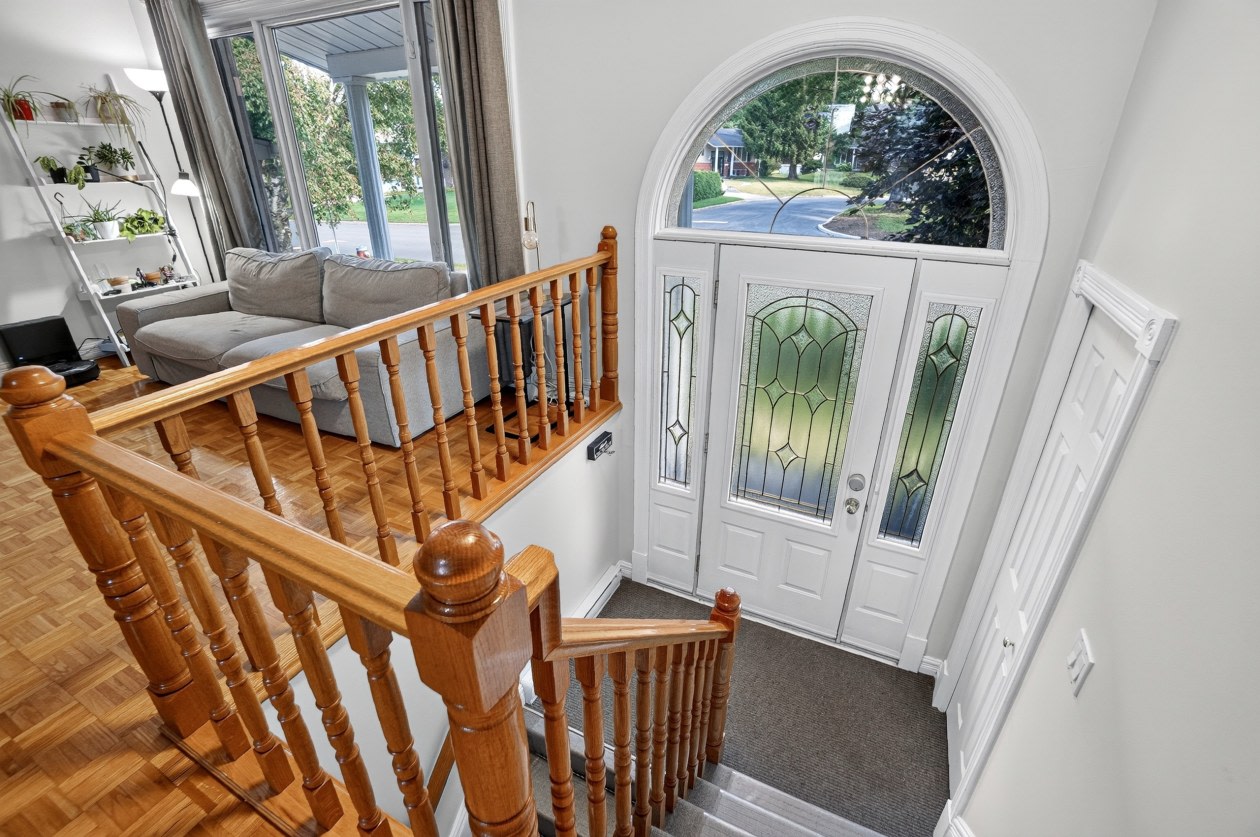 Hall d'entrée — 160 Rue Sainte-Hélène, Sorel-Tracy