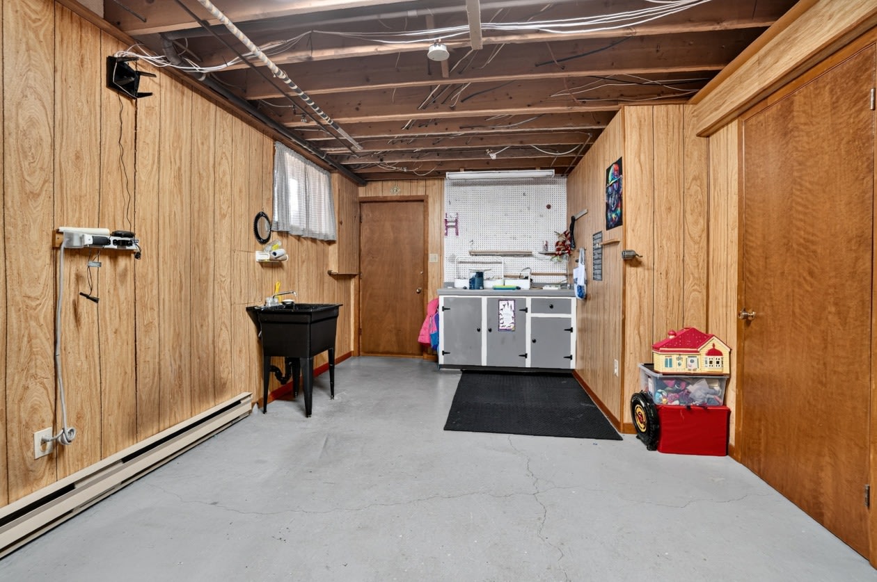 Atelier — 160 Rue Sainte-Hélène, Sorel-Tracy