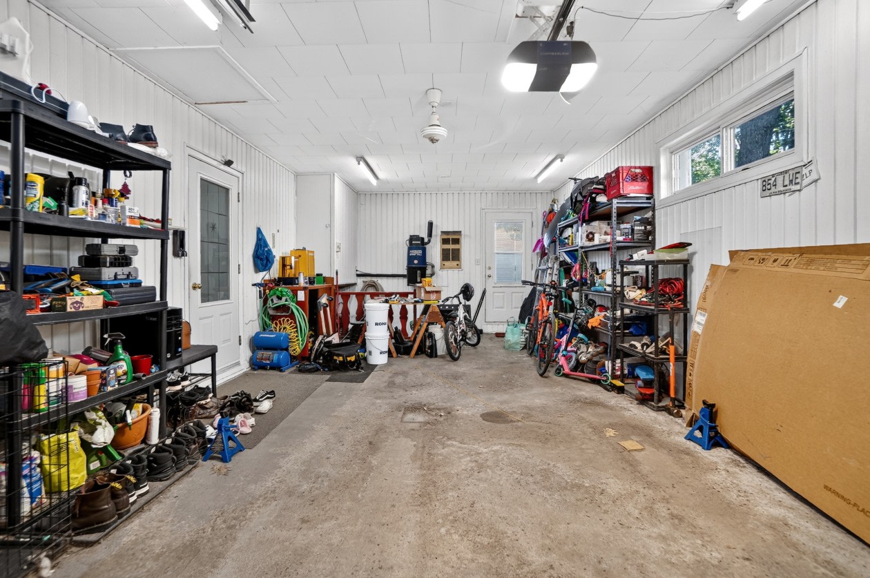 Garage — 160 Rue Sainte-Hélène, Sorel-Tracy
