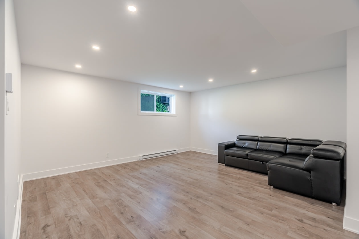 Salle familiale — 6780 Rue Baillargeon, Brossard