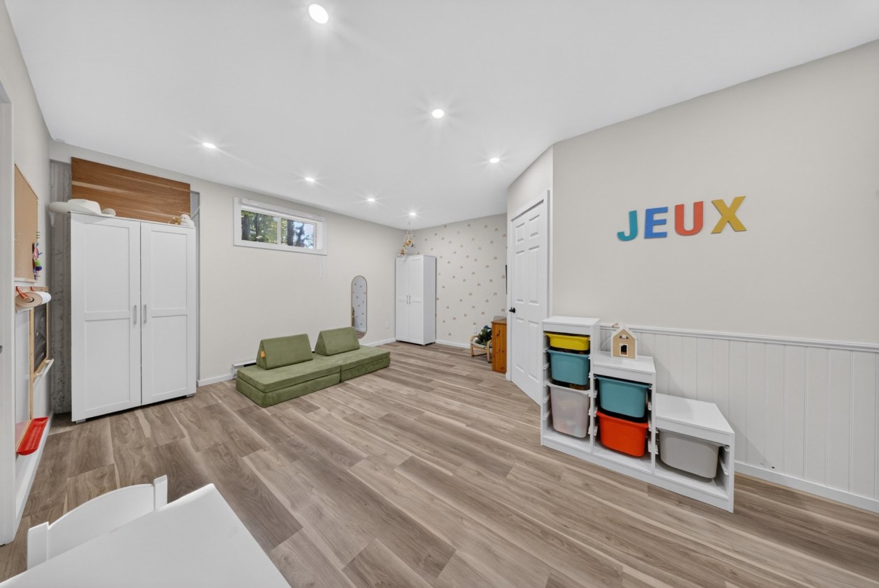 Salle familiale — 1021, Av. du Parc, Sherbrooke (Brompton/Rock Forest/Saint-Élie/Deauville), J1N3P1, Sherbrooke (Brompton/Rock Forest/Saint-Élie/Deauville)