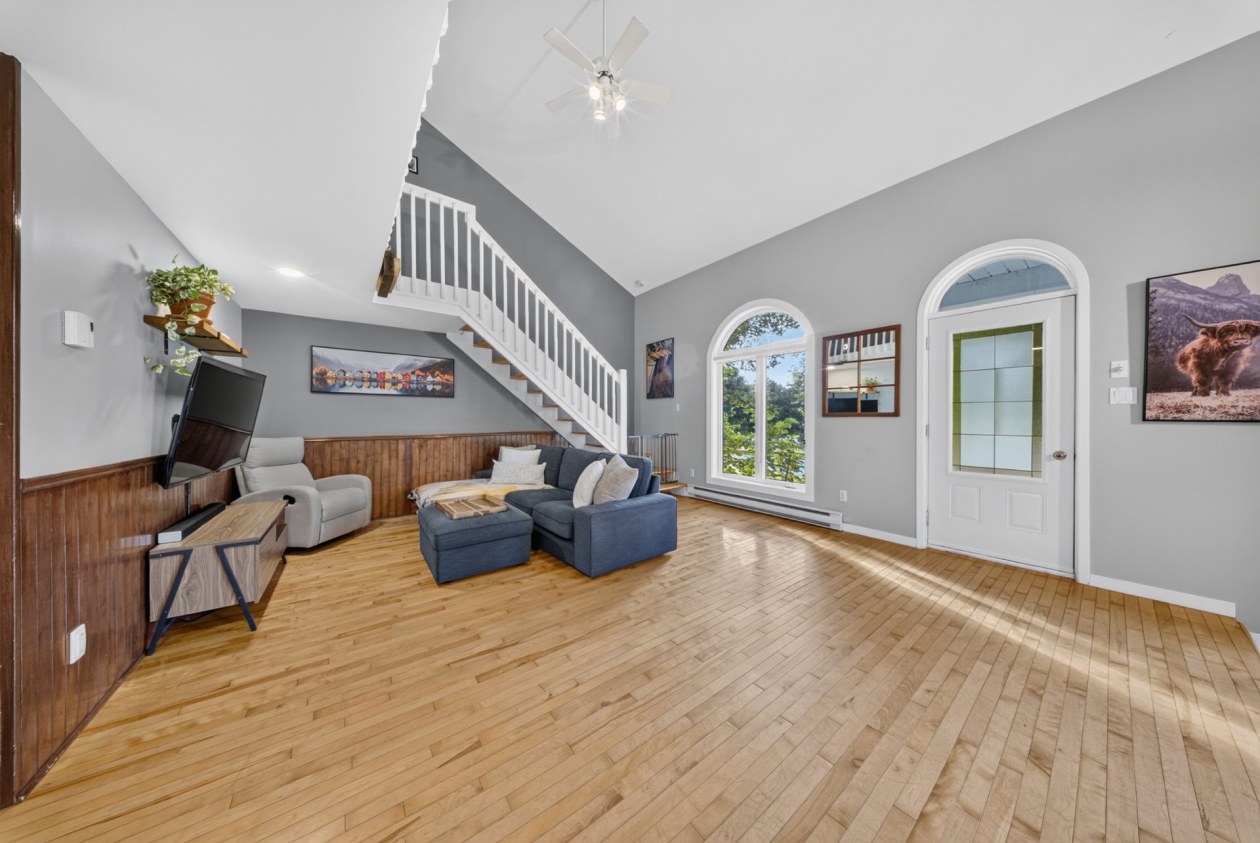 Salon — 1021, Av. du Parc, Sherbrooke (Brompton/Rock Forest/Saint-Élie/Deauville), J1N3P1, Sherbrooke (Brompton/Rock Forest/Saint-Élie/Deauville)