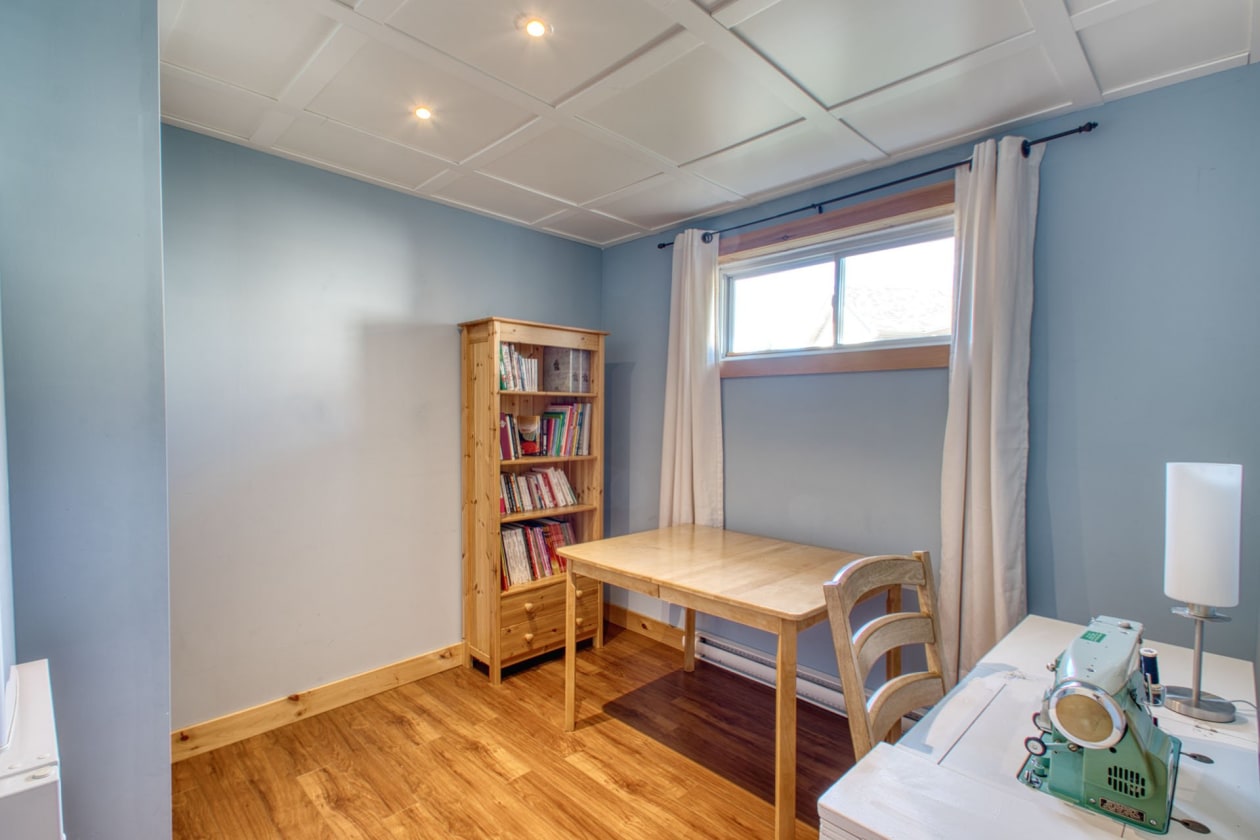 Bureau — 815, Rue Lajeunesse, Sherbrooke (Fleurimont), J1E4J3, Sherbrooke (Fleurimont)