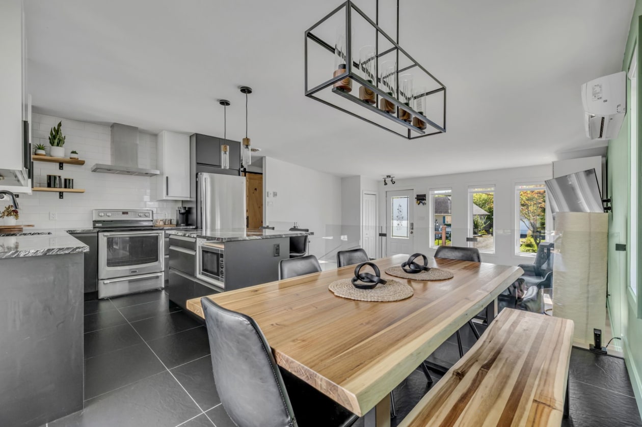Salle à manger — 559, Rue des Plaines-Rouges, Québec (La Haute-Saint-Charles), G3G2A6, Québec (La Haute-Saint-Charles)