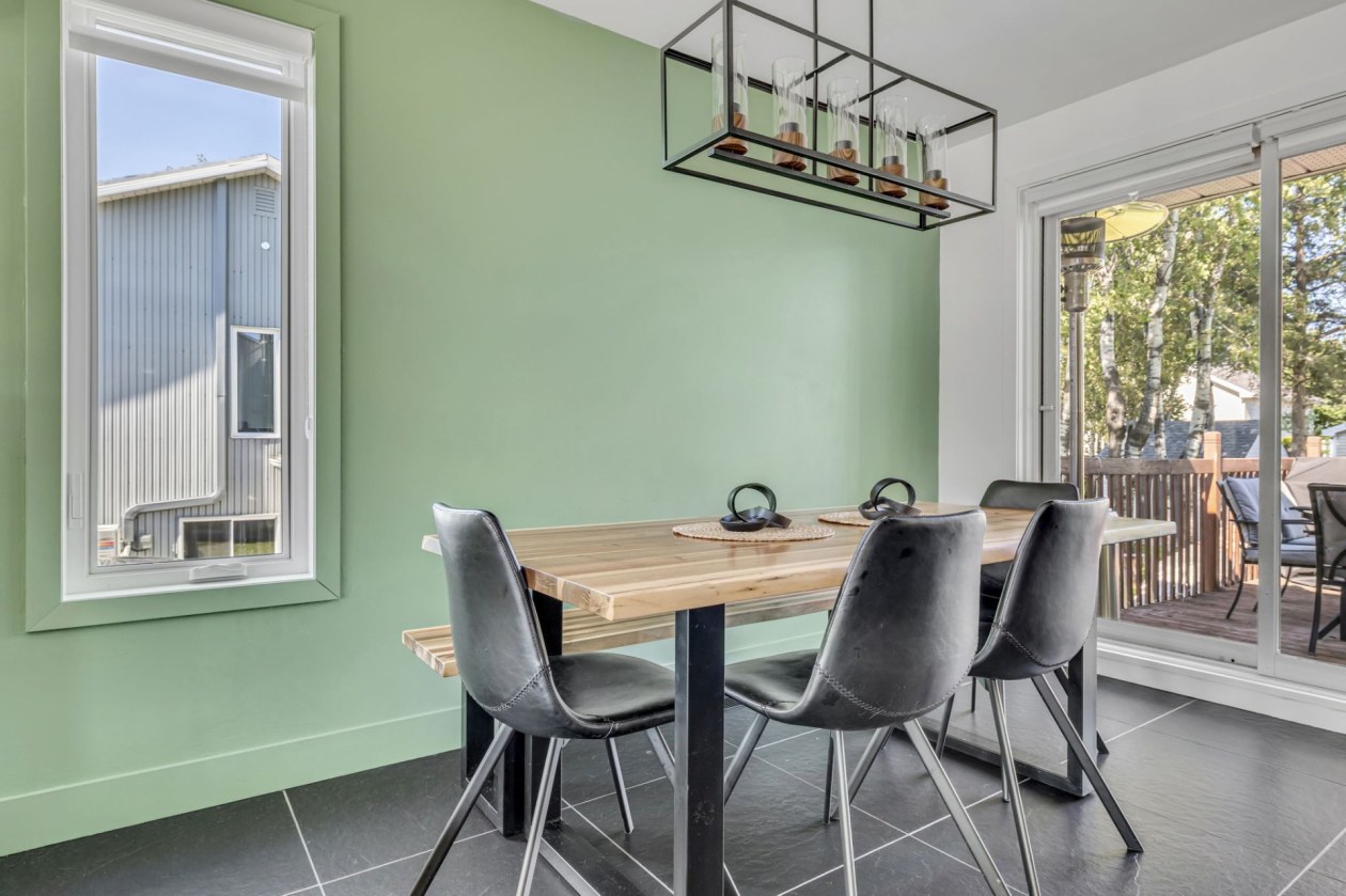 Salle à manger — 559, Rue des Plaines-Rouges, Québec (La Haute-Saint-Charles), G3G2A6, Québec (La Haute-Saint-Charles)