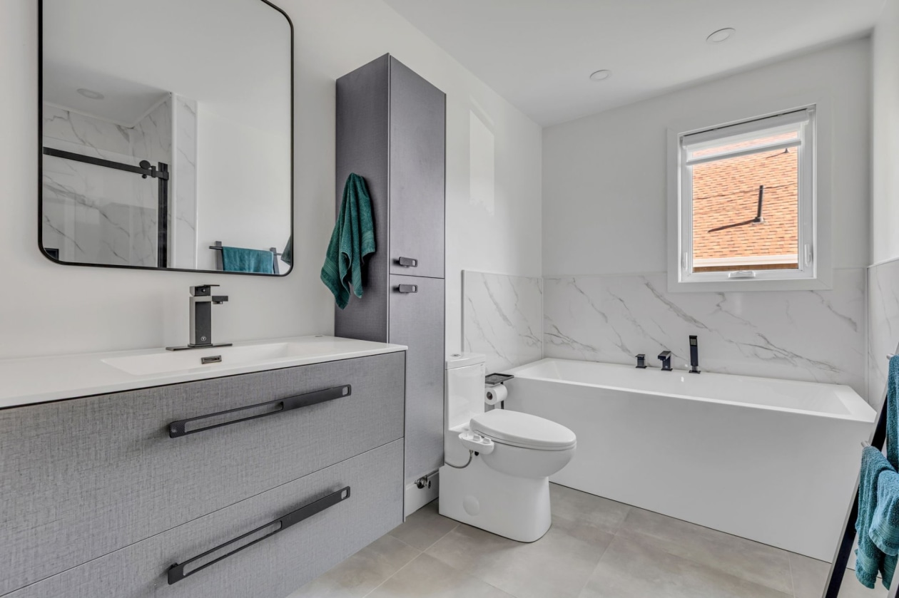 Salle de bains — 559, Rue des Plaines-Rouges, Québec (La Haute-Saint-Charles), G3G2A6, Québec (La Haute-Saint-Charles)