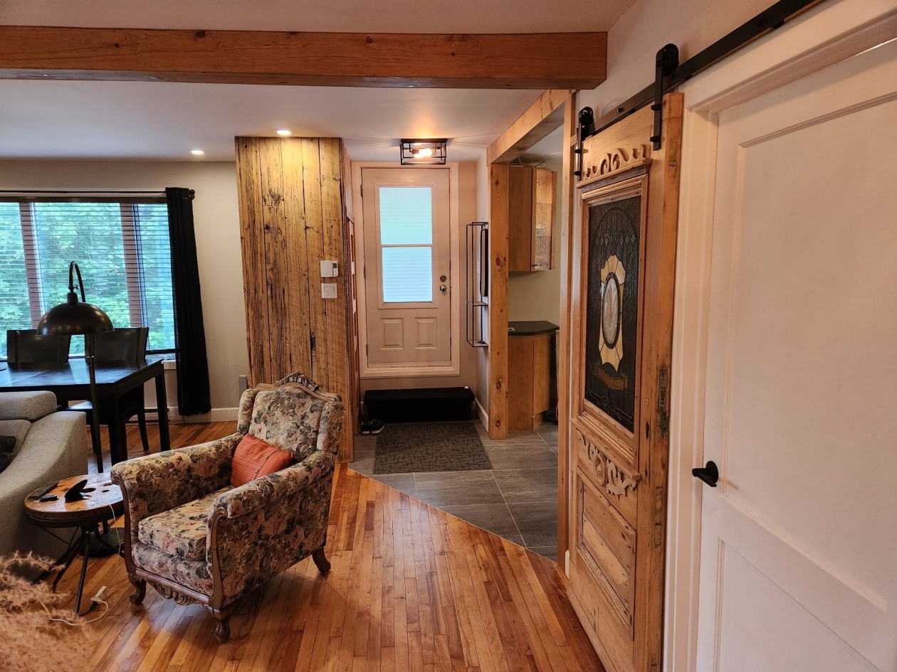 Hall d'entrée — 1915 Av. De La Ronde, Québec