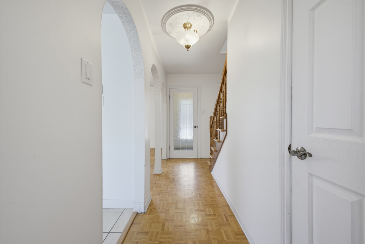 Corridor — 7367, Av. Guy, Montréal (Anjou), H1K2V2, Montréal (Anjou)