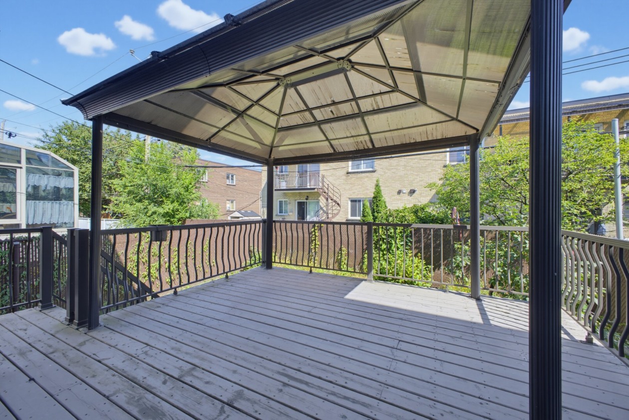Cour — 7367, Av. Guy, Montréal (Anjou), H1K2V2, Montréal (Anjou)