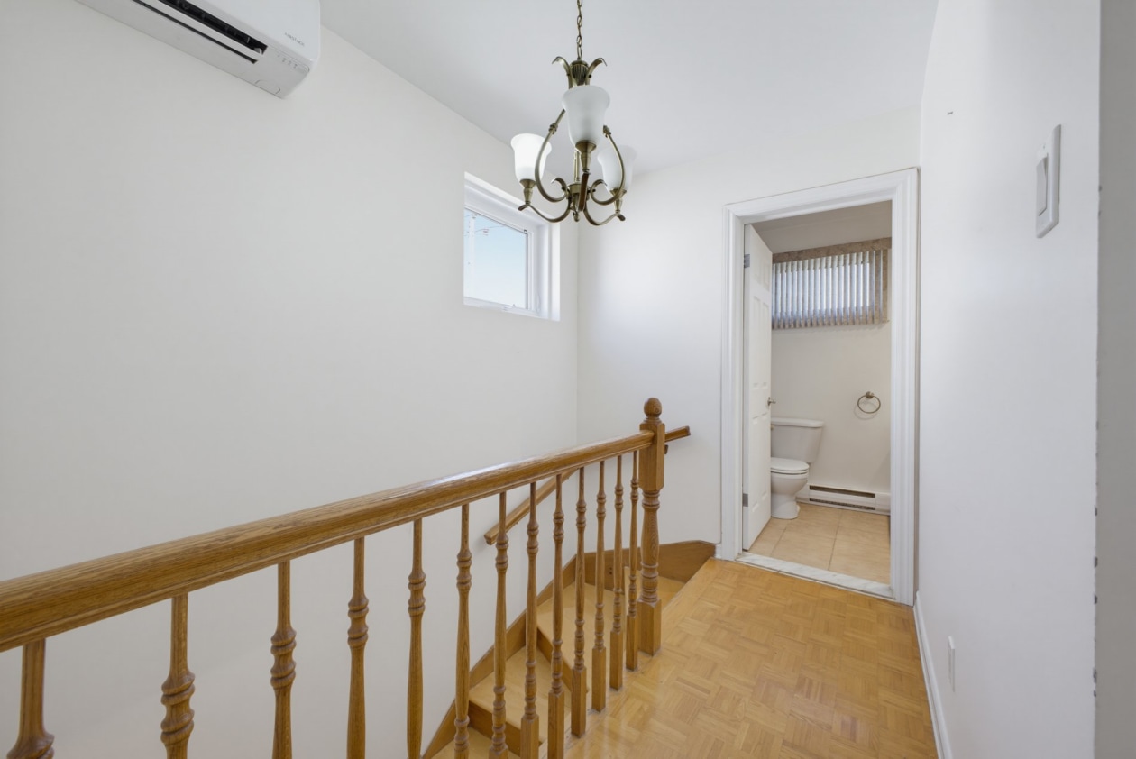 Corridor — 7367, Av. Guy, Montréal (Anjou), H1K2V2, Montréal (Anjou)