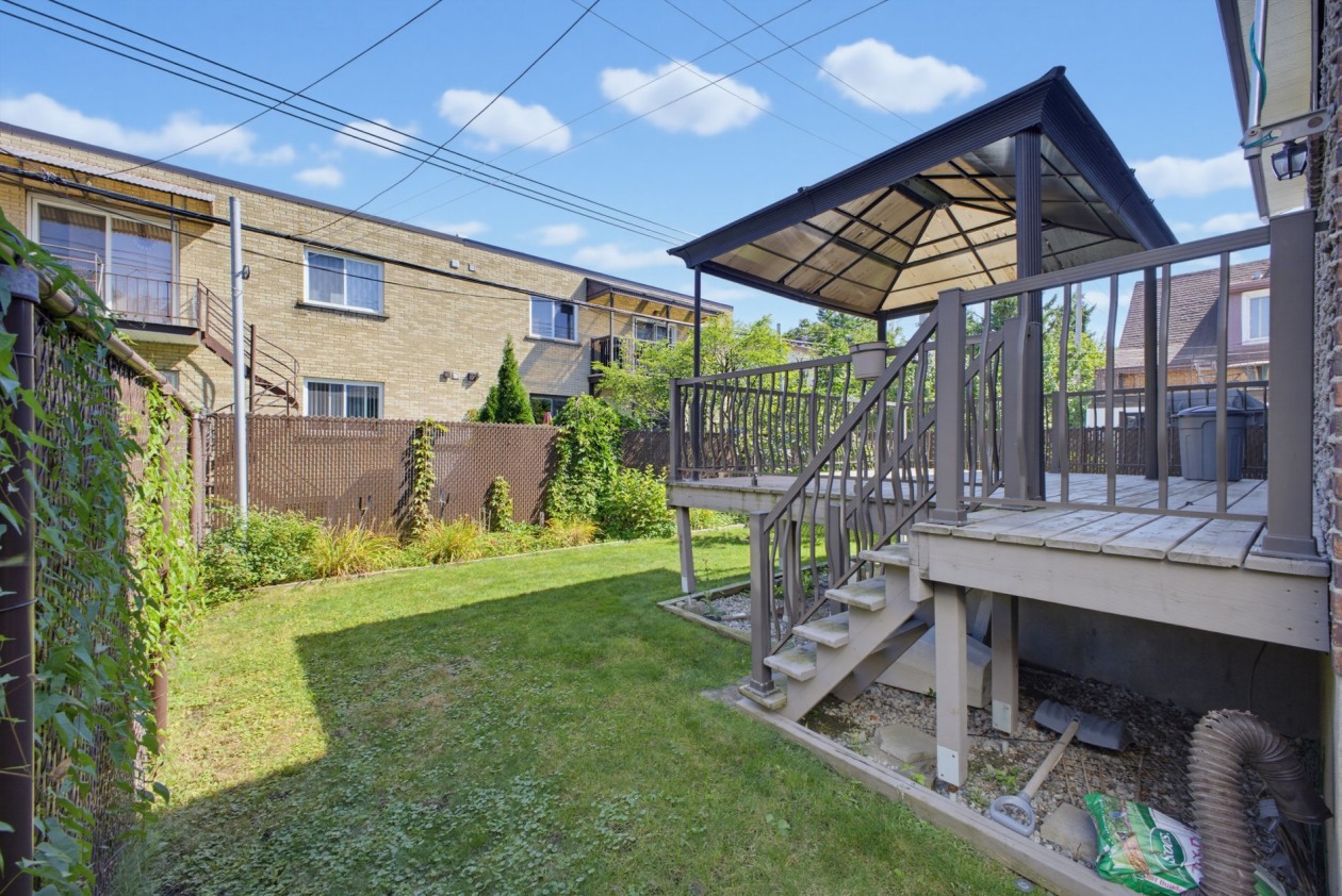 Cour — 7367, Av. Guy, Montréal (Anjou), H1K2V2, Montréal (Anjou)
