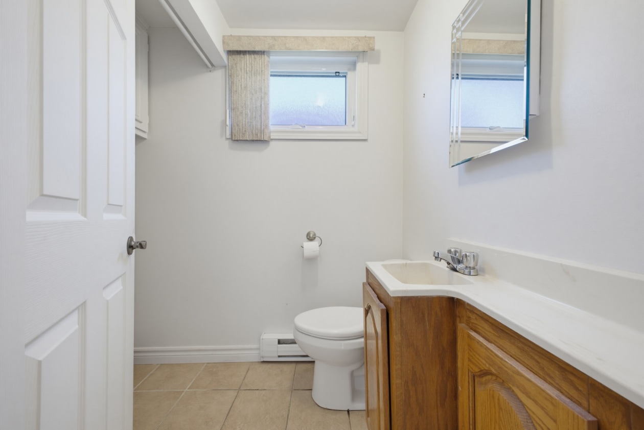 Salle d'eau — 7367, Av. Guy, Montréal (Anjou), H1K2V2, Montréal (Anjou)