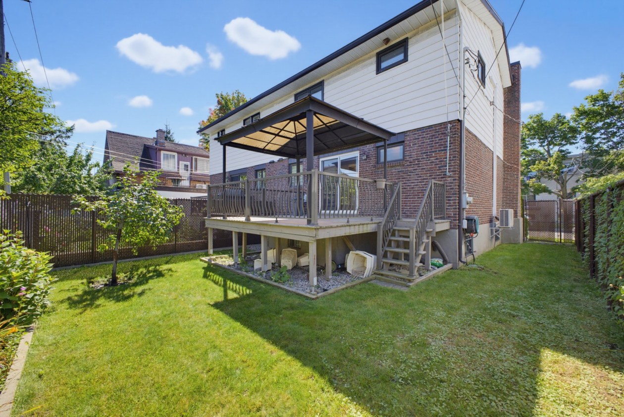 Cour — 7367, Av. Guy, Montréal (Anjou), H1K2V2, Montréal (Anjou)