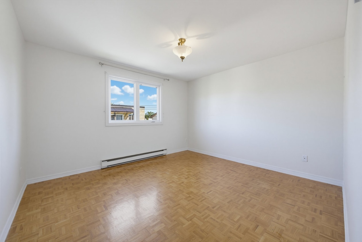 Chambre à coucher — 7367, Av. Guy, Montréal (Anjou), H1K2V2, Montréal (Anjou)