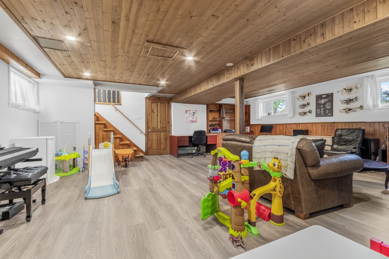 Salle familiale — 10180, Rue Jean-Clément, Québec (Les Rivières), G2B1Z2, Québec (Les Rivières)
