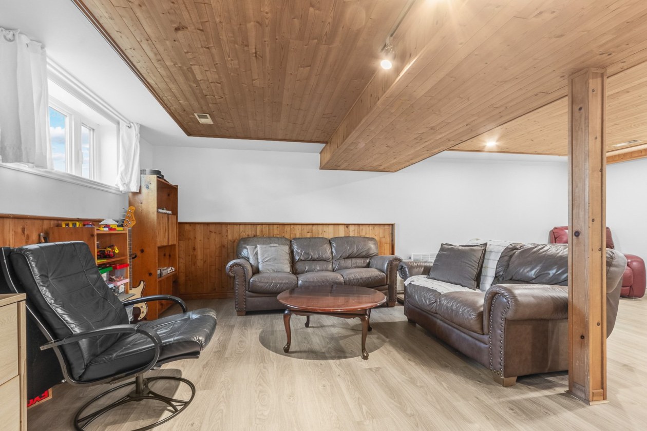 Salle familiale — 10180, Rue Jean-Clément, Québec (Les Rivières), G2B1Z2, Québec (Les Rivières)