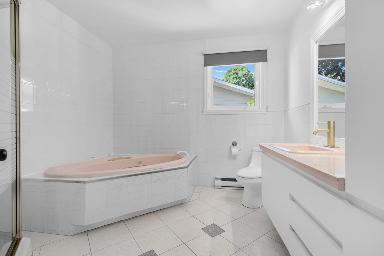 Salle de bains — 10180, Rue Jean-Clément, Québec (Les Rivières), G2B1Z2, Québec (Les Rivières)
