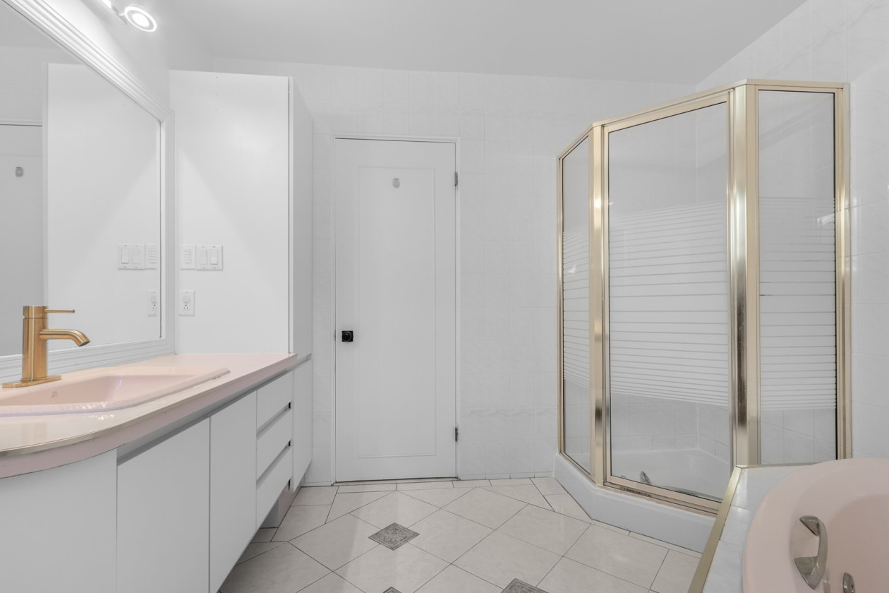 Salle de bains — 10180, Rue Jean-Clément, Québec (Les Rivières), G2B1Z2, Québec (Les Rivières)