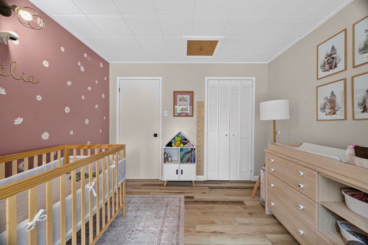 Chambre à coucher — 694 Rue Principale O., Saint-Anaclet-de-Lessard