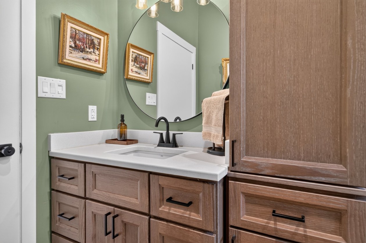 Salle de bains — 694 Rue Principale O., Saint-Anaclet-de-Lessard