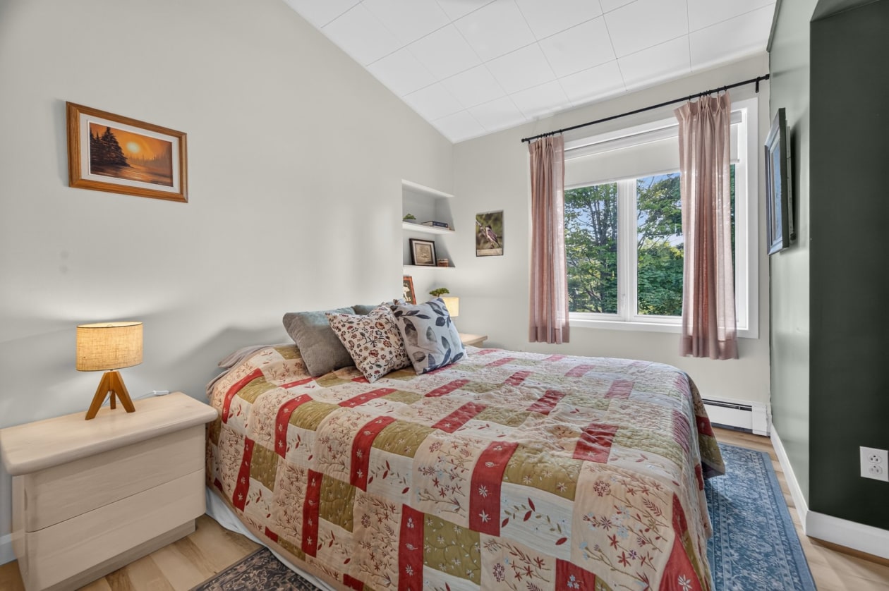 Chambre à coucher — 694 Rue Principale O., Saint-Anaclet-de-Lessard