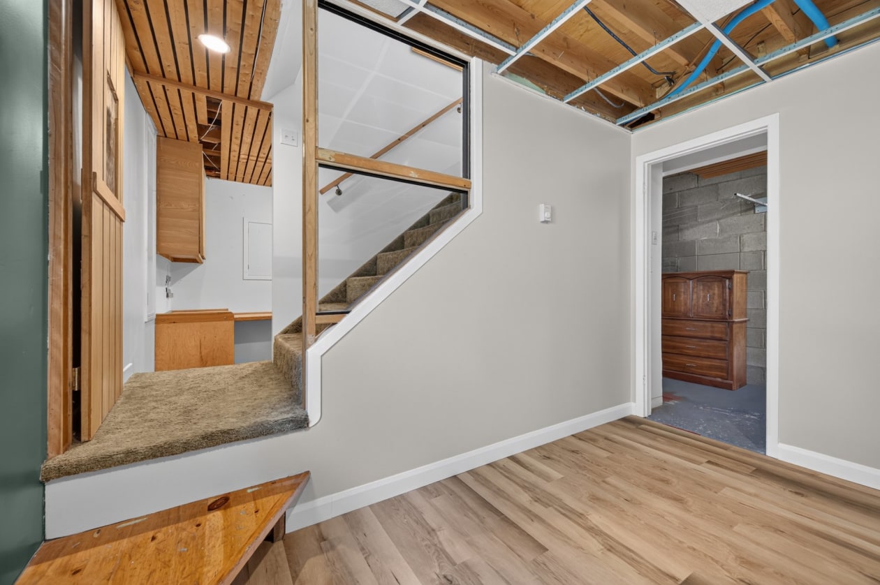 Escalier — 694 Rue Principale O., Saint-Anaclet-de-Lessard