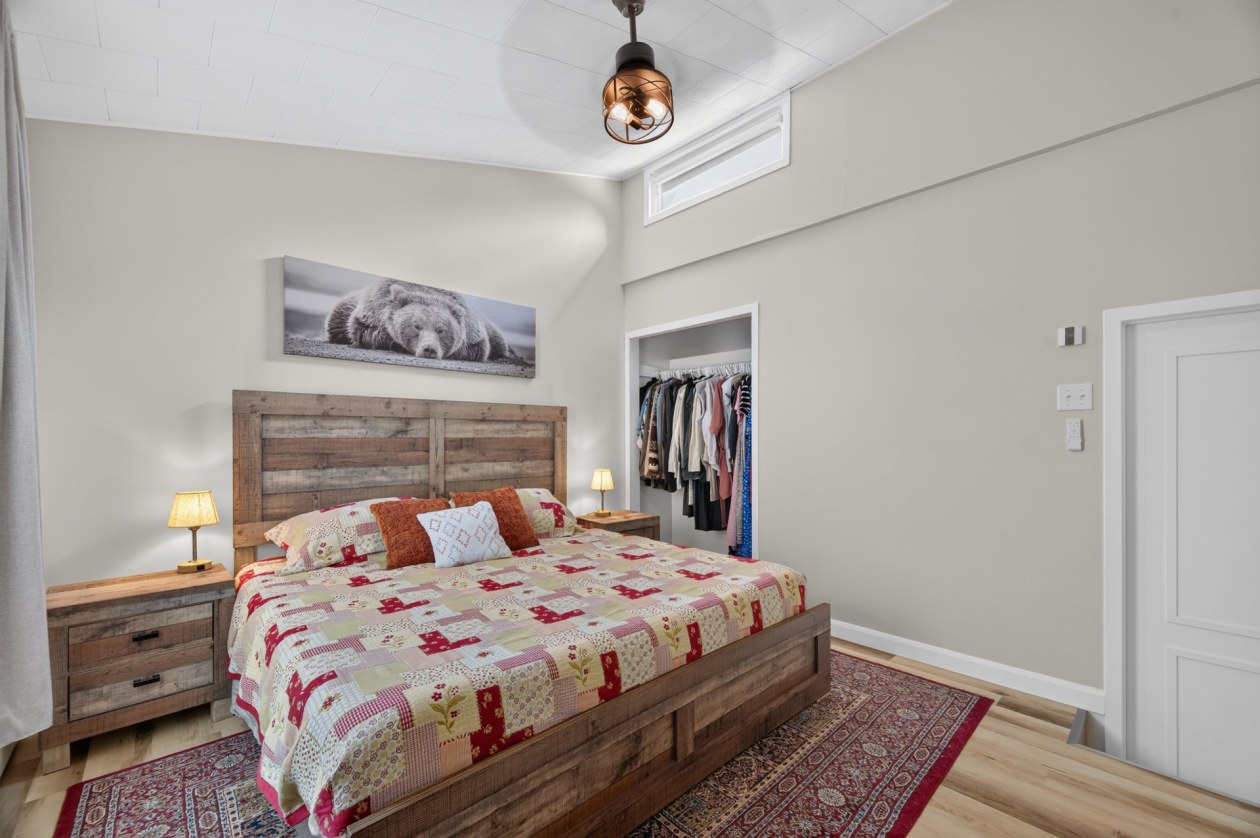 Chambre à coucher — 694 Rue Principale O., Saint-Anaclet-de-Lessard