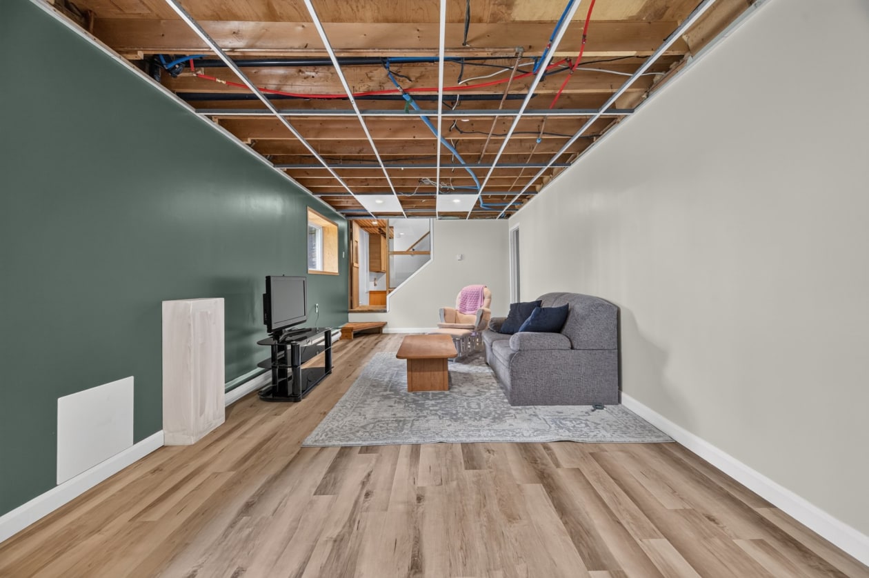 Salle familiale — 694 Rue Principale O., Saint-Anaclet-de-Lessard