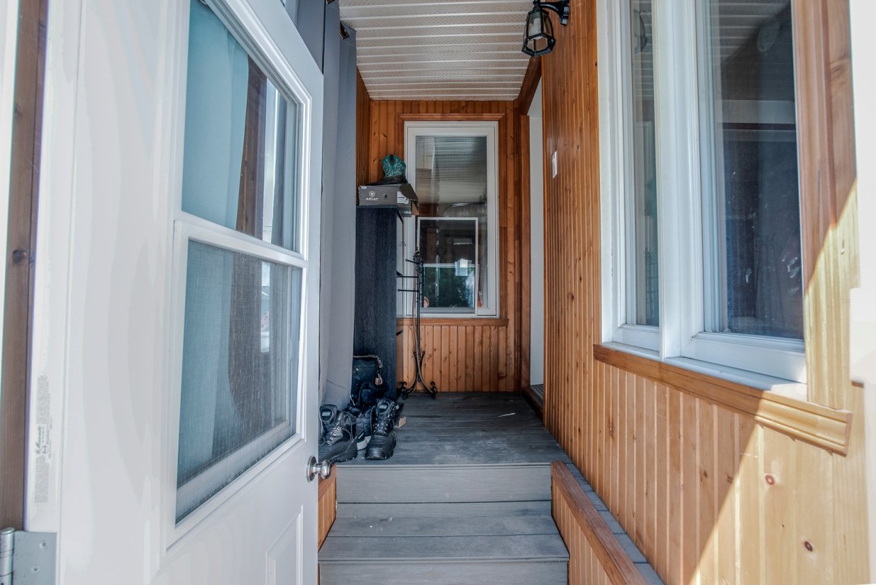 Hall d'entrée — 1355 Route Ste-Thérèse, Sainte-Hénédine