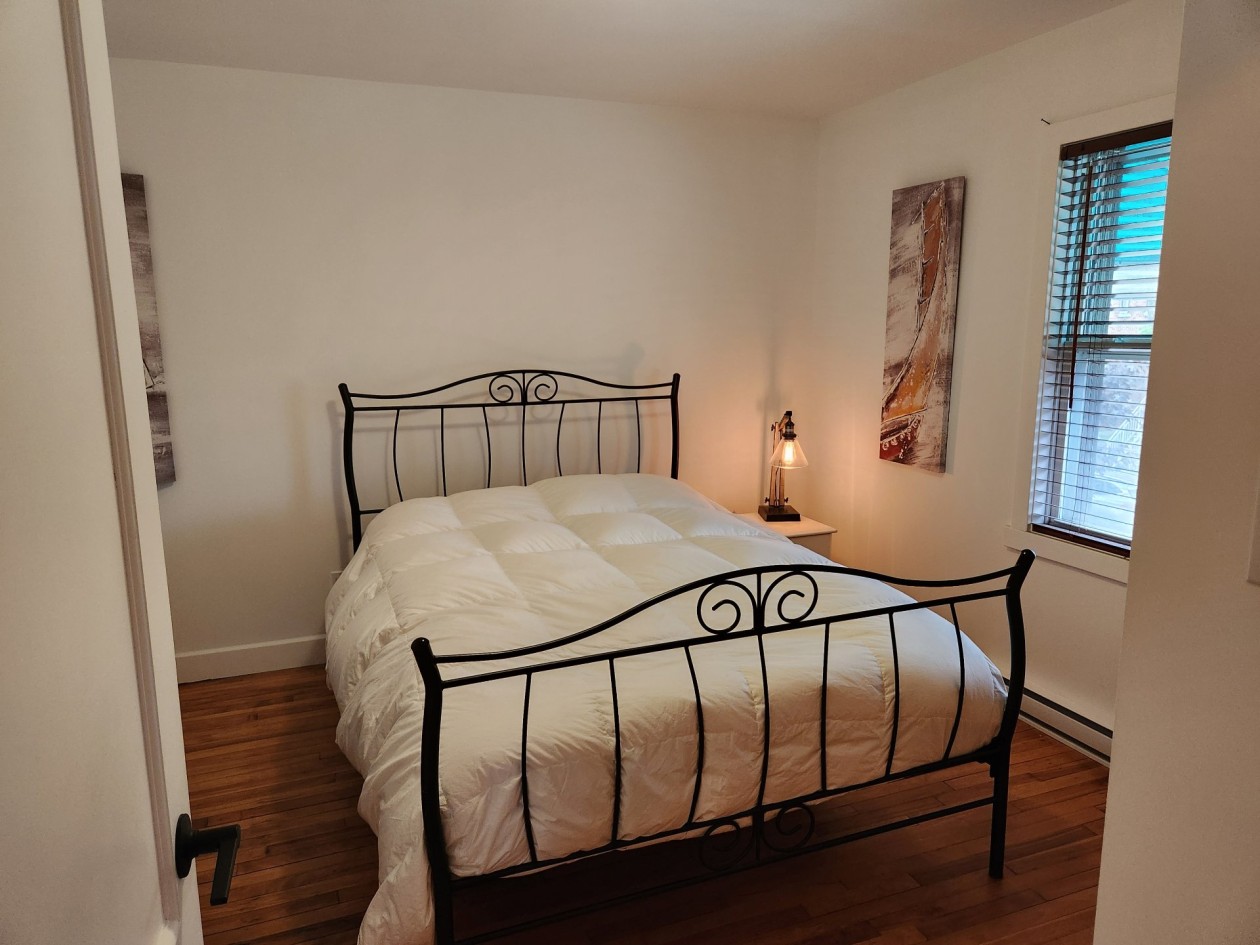 Chambre à coucher principale — 1915 Av. De La Ronde, Québec