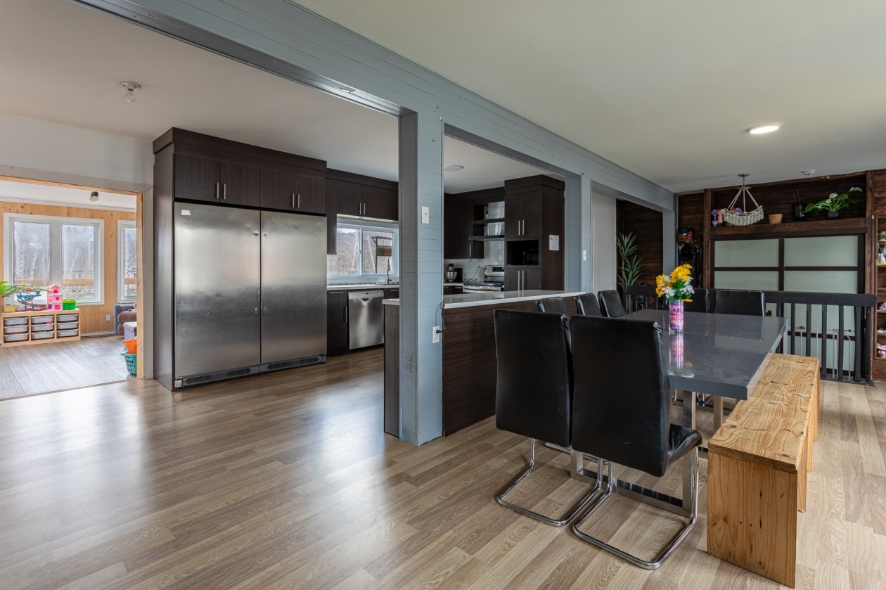Salle à manger — 270, Ch. des Bouleaux, Shawinigan, G9R1S8, Shawinigan