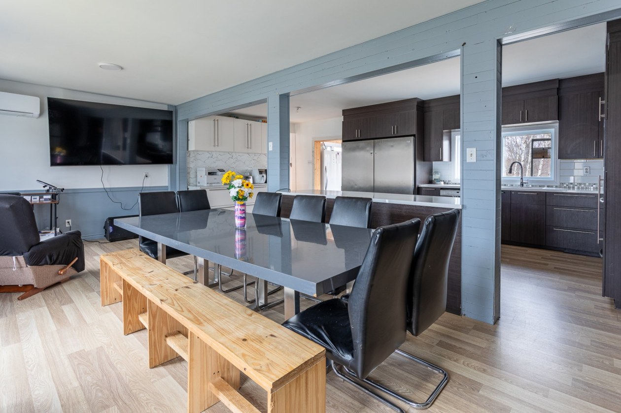 Salle à manger — 270, Ch. des Bouleaux, Shawinigan, G9R1S8, Shawinigan