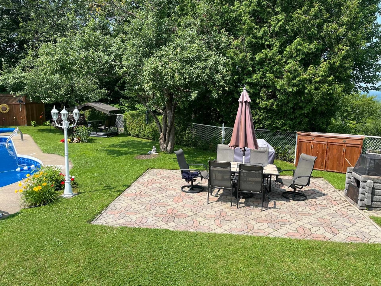 Cour — 621, Boul. Robitaille, Notre-Dame-du-Mont-Carmel, G0X3J0, Notre-Dame-du-Mont-Carmel