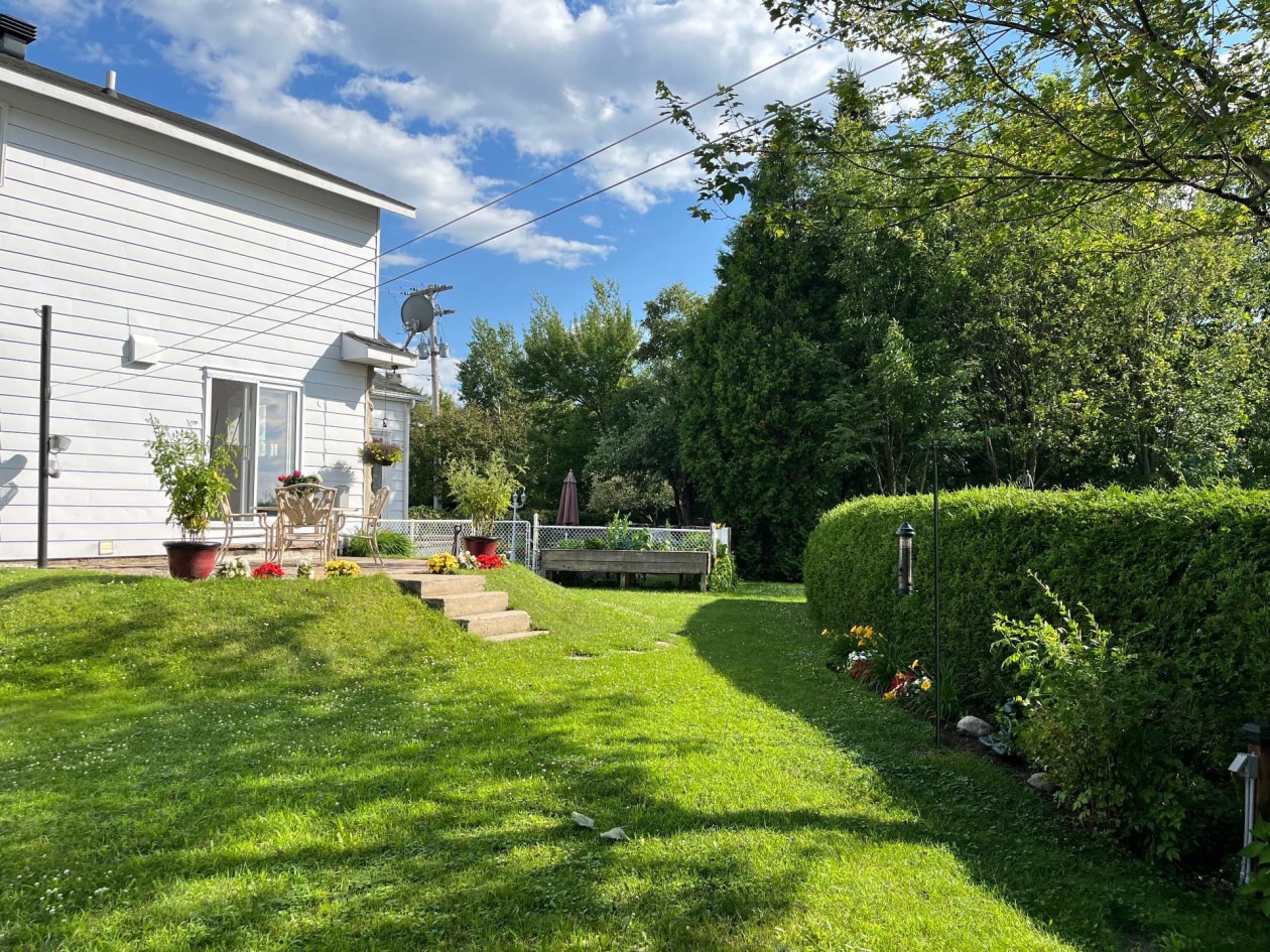 Cour — 621, Boul. Robitaille, Notre-Dame-du-Mont-Carmel, G0X3J0, Notre-Dame-du-Mont-Carmel