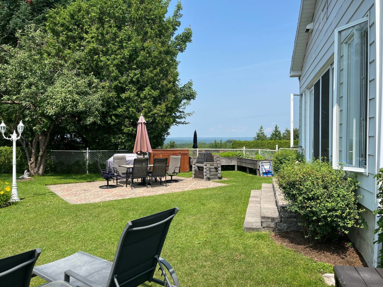 Cour — 621, Boul. Robitaille, Notre-Dame-du-Mont-Carmel, G0X3J0, Notre-Dame-du-Mont-Carmel