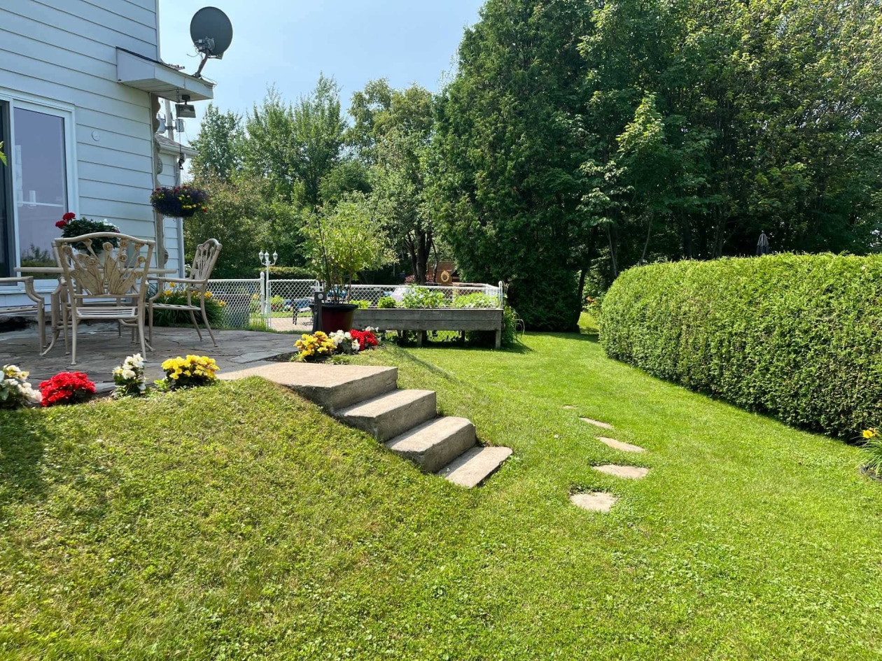 Cour — 621, Boul. Robitaille, Notre-Dame-du-Mont-Carmel, G0X3J0, Notre-Dame-du-Mont-Carmel