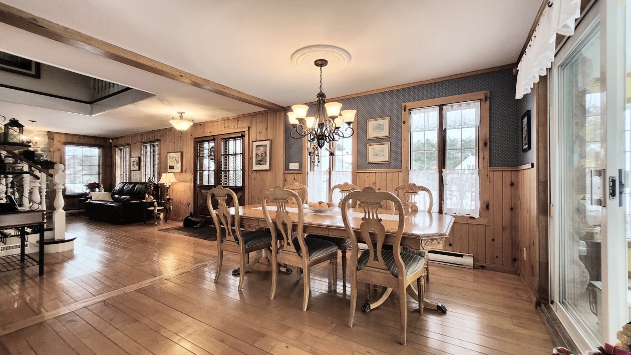 Salle à manger — 621, Boul. Robitaille, Notre-Dame-du-Mont-Carmel, G0X3J0, Notre-Dame-du-Mont-Carmel