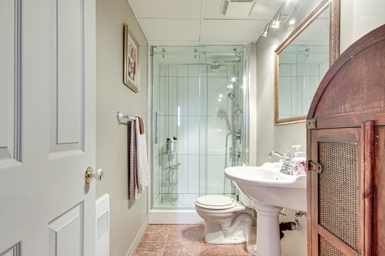 Salle de bains — 465 Rue Leclerc, Trois-Rivières
