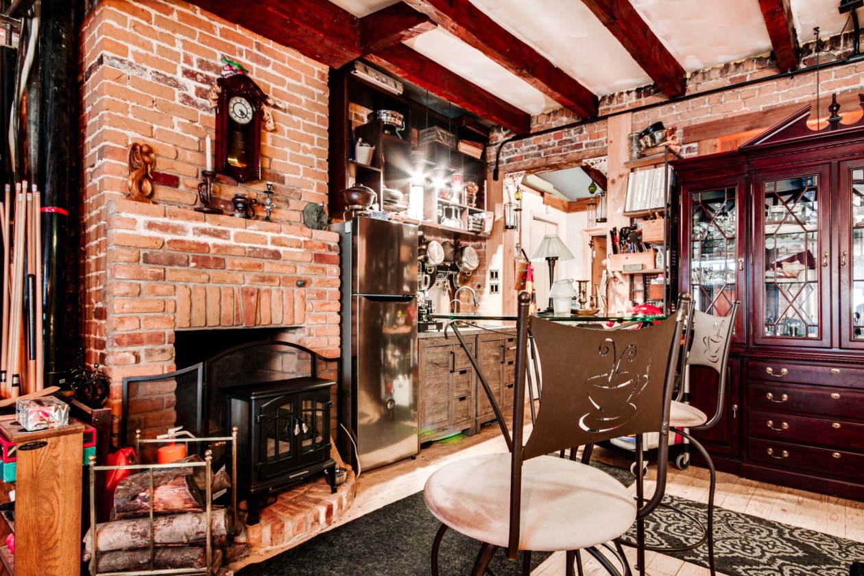 Salon — 864 - 870, Rue du Haut-Boc, Trois-Rivières, G9A4W6, Trois-Rivières