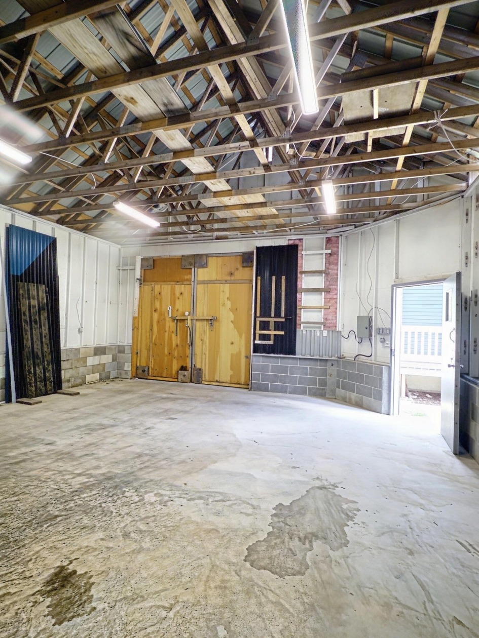 Garage — 391 Rue des Aviateurs, Shawinigan