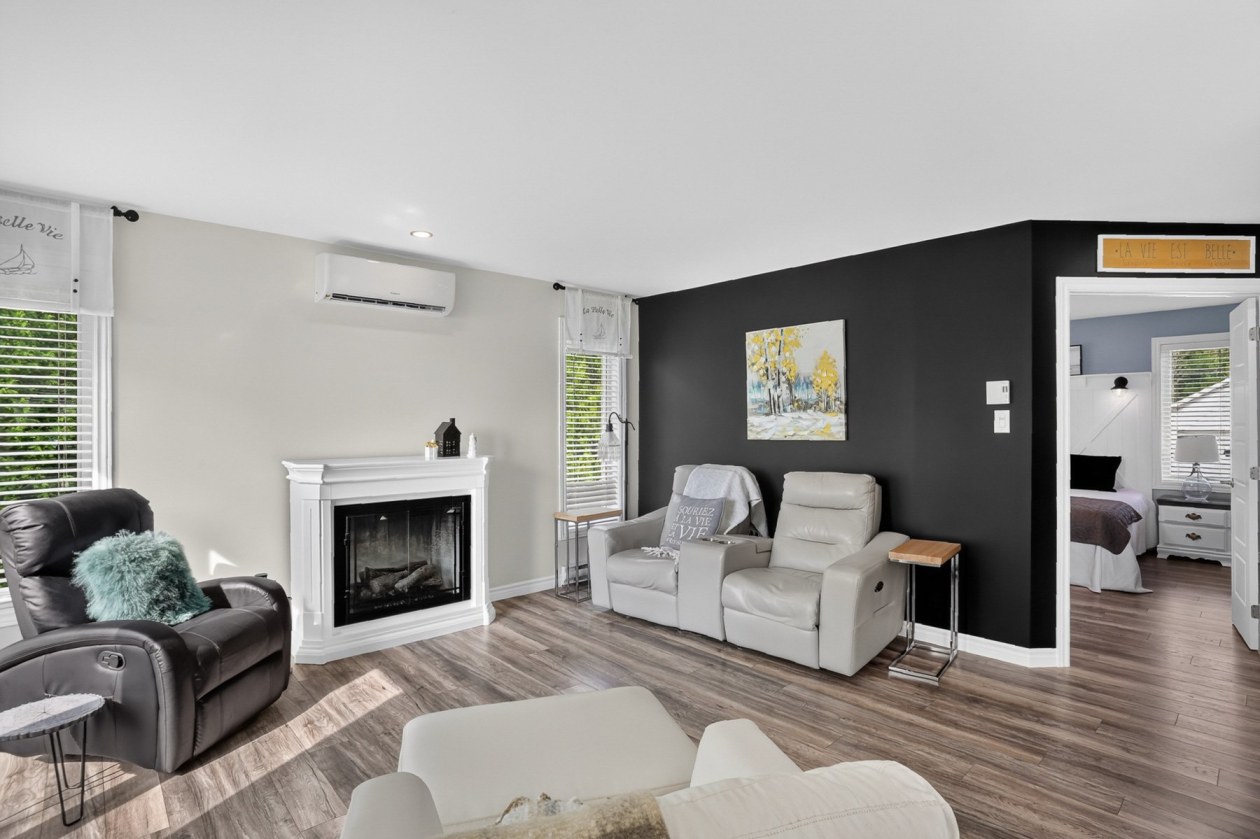 Salon — 470, 11e Avenue, Saint-Tite, G0X3H0, Saint-Tite