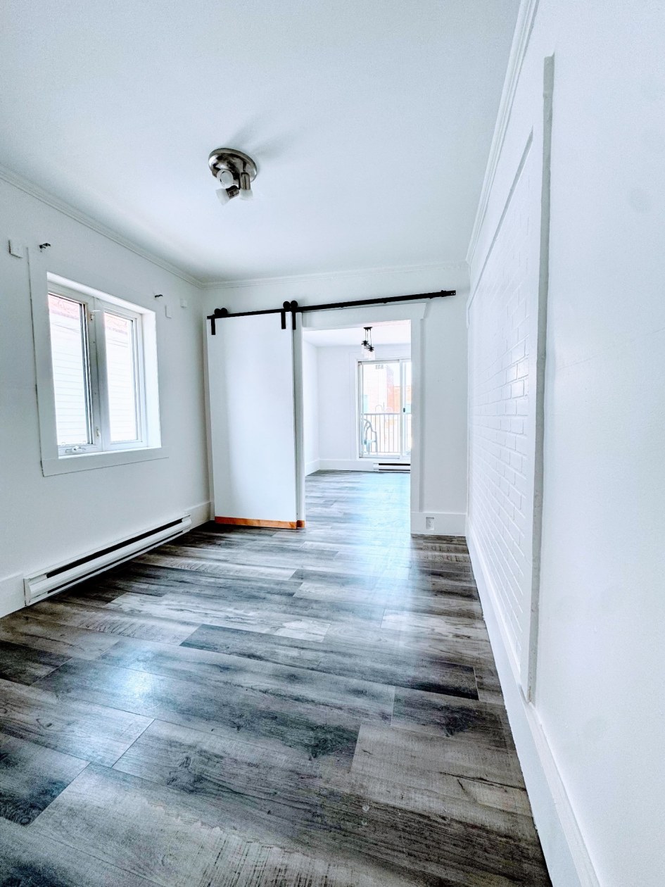 Salon — 625 - 631 Av. de Grand-Mère, Shawinigan