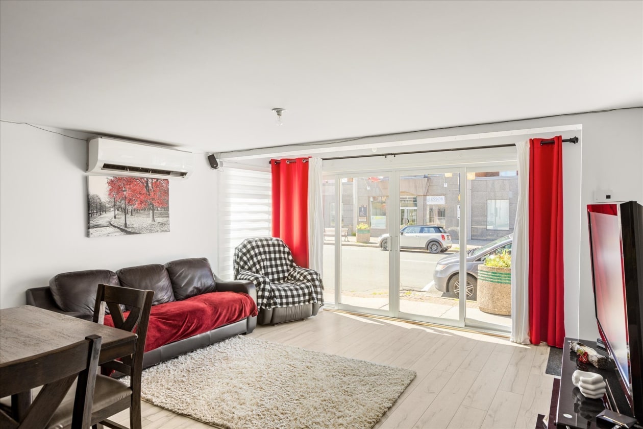 Salon — 625 - 631 Av. de Grand-Mère, Shawinigan