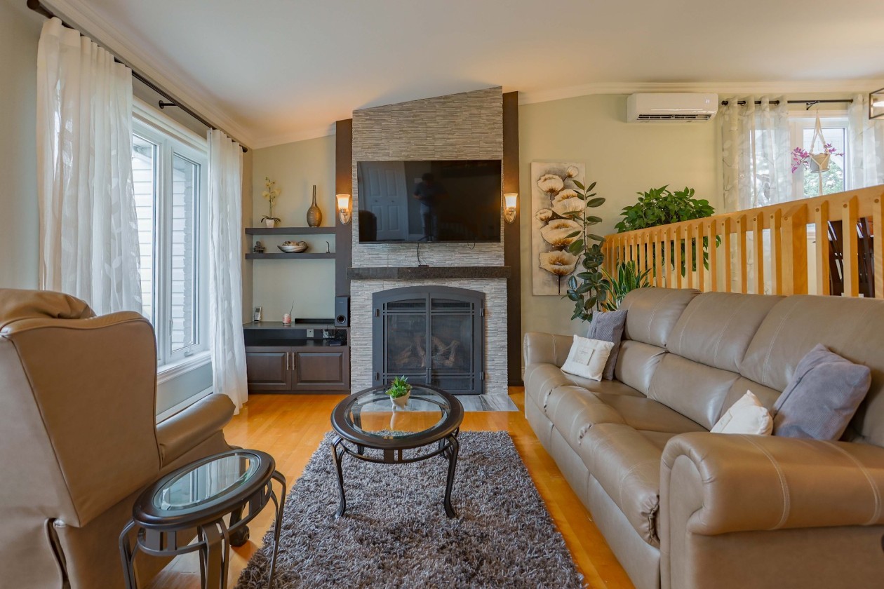 Salon — 971 Route de Red Mill S., Trois-Rivières