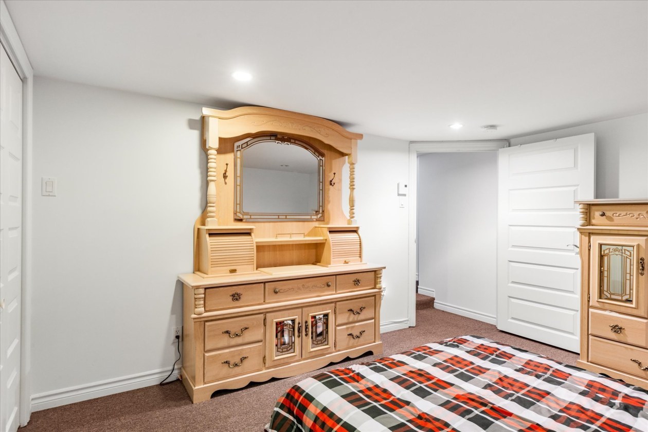 Bureau — 625 - 631 Av. de Grand-Mère, Shawinigan